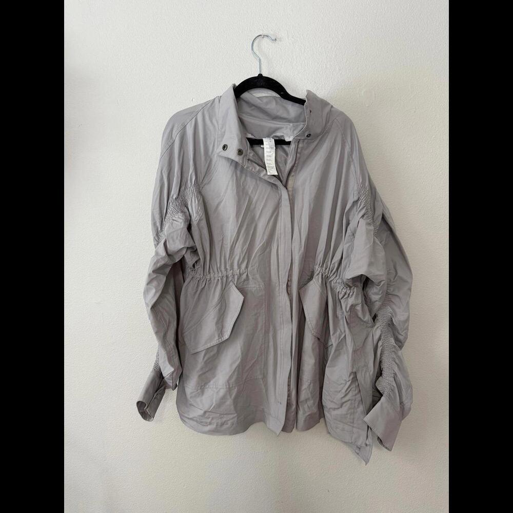 Fabletics Windbreaker Style Coat Size Large - image 1